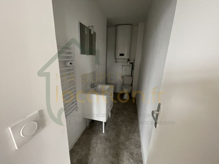 
                                                Location
                                                 STUDIO NEUF DANS RESIDENCE EXCEPTIONNELLE AVEC ESPACE EXTERIEUR
