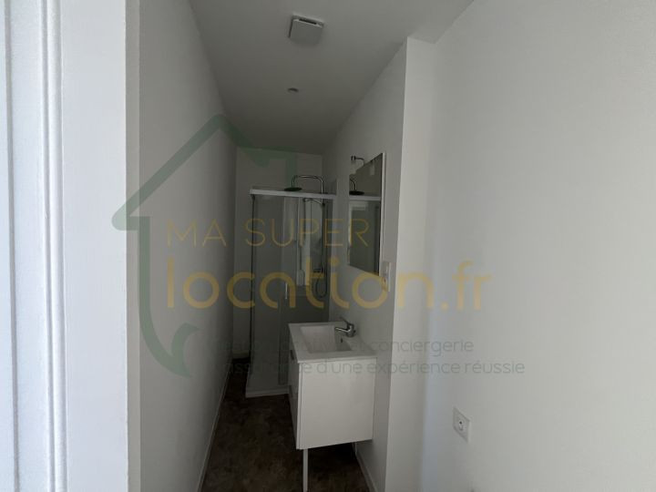 
                                                Location
                                                 STUDIO NEUF DANS RESIDENCE EXCEPTIONNELLE AVEC ESPACE EXTERIEUR