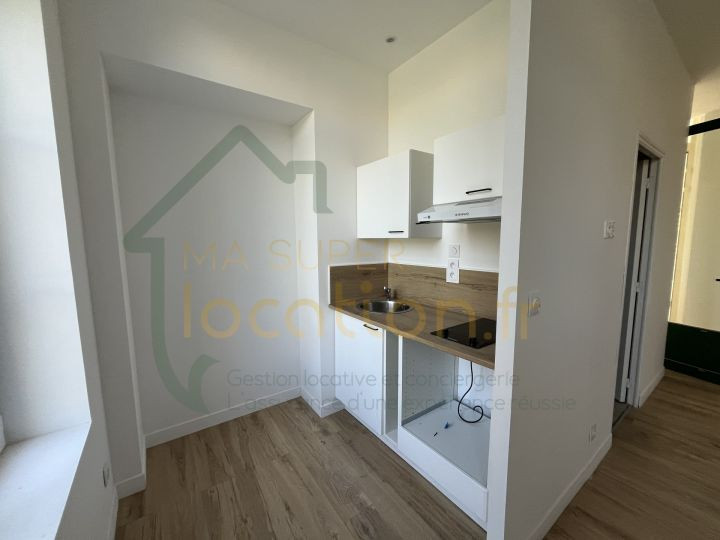 
                                                Location
                                                 STUDIO NEUF DANS RESIDENCE EXCEPTIONNELLE AVEC ESPACE EXTERIEUR