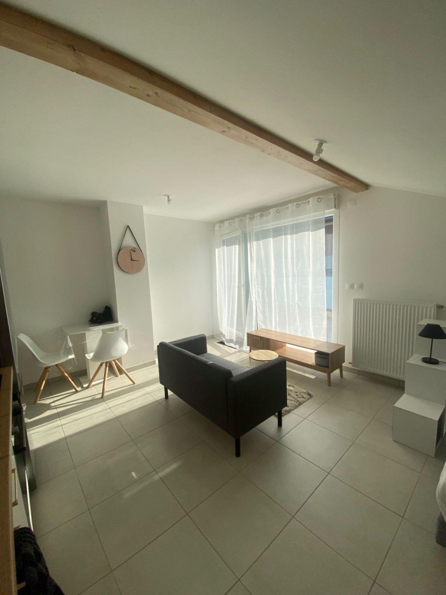 
                                                Location
                                                 Studio neuf & lumineux meublé