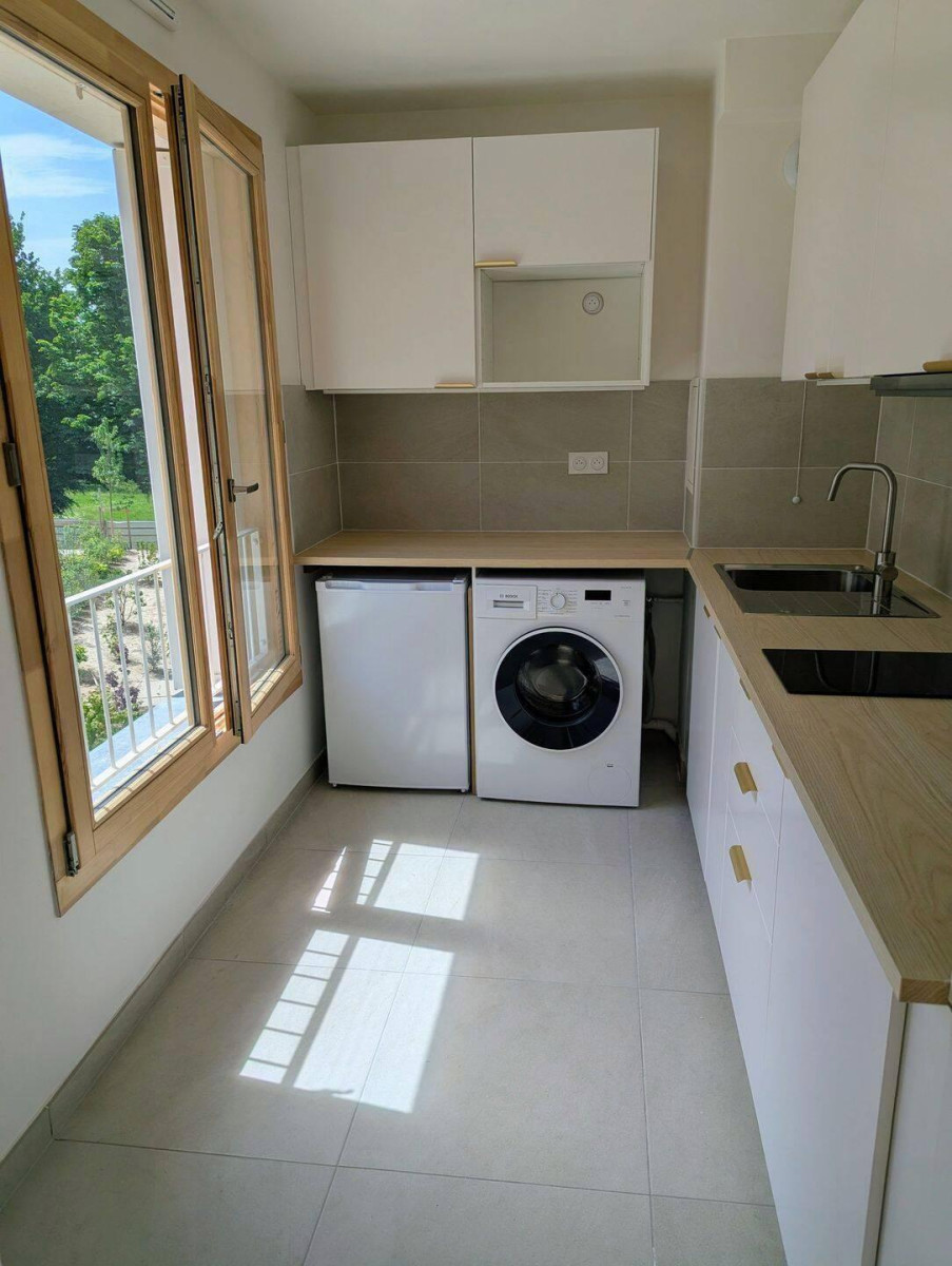 
                                                Location
                                                 Studio neuf meublé 28 m² –DPE B  Terrasse, parking