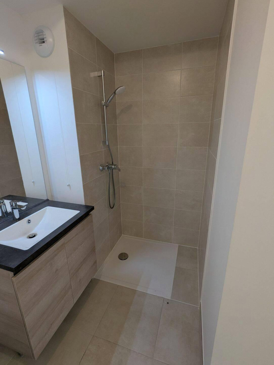 
                                                Location
                                                 Studio neuf meublé 28 m² –DPE B  Terrasse, parking