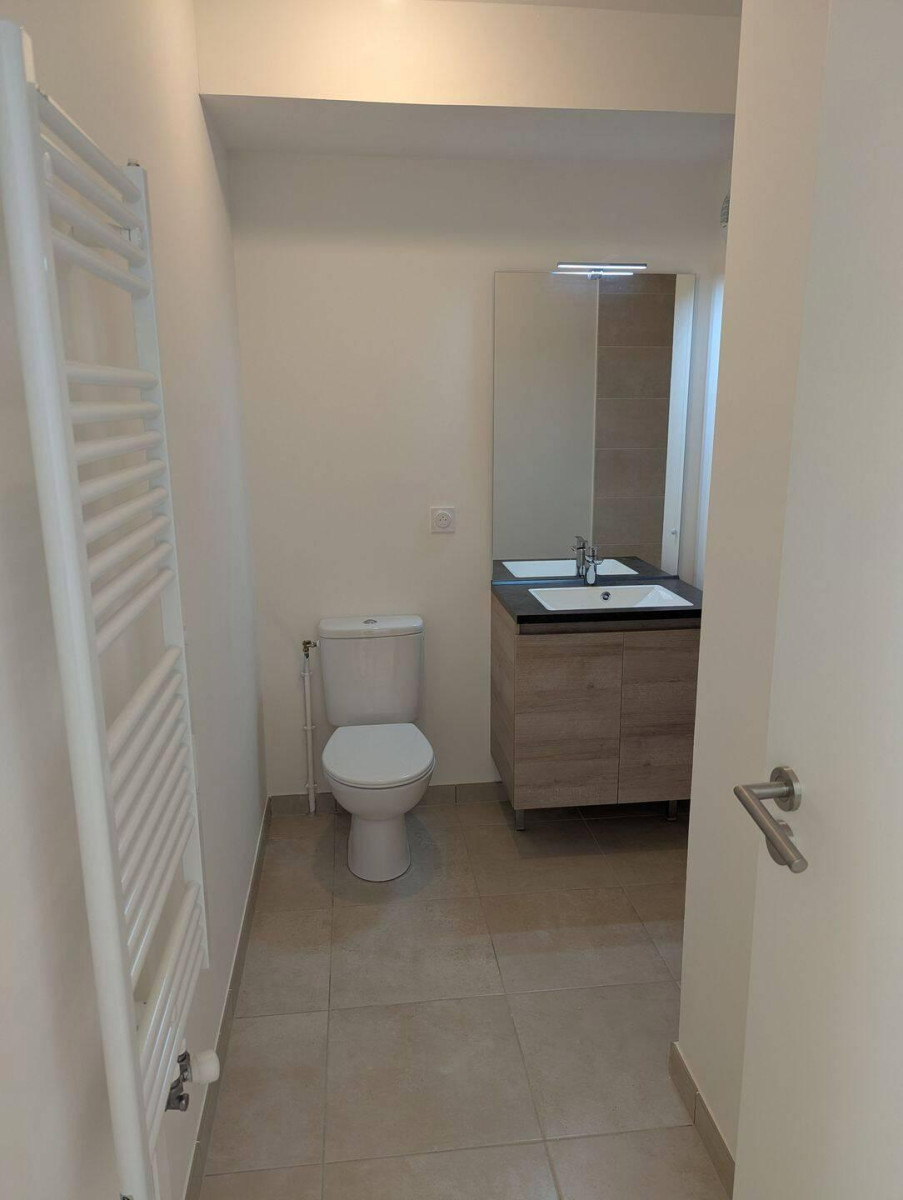 
                                                Location
                                                 Studio neuf meublé 28 m² –DPE B  Terrasse, parking