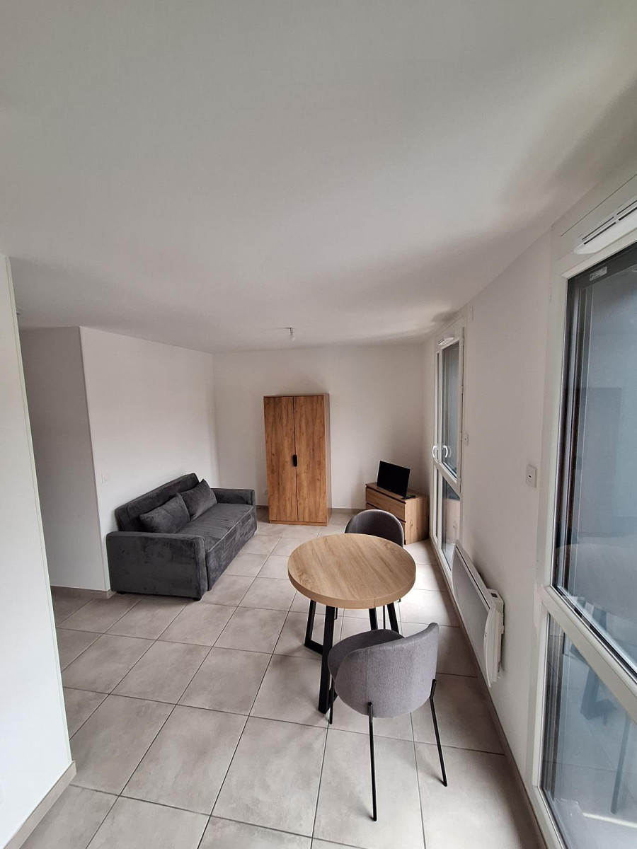 
                                                Location
                                                 Studio neuf meublé à louer (à Vulbens)