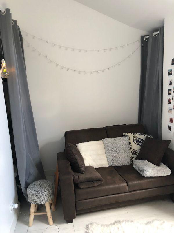 
                                                Location
                                                 Studio neuf, moderne et meublé - hypercentre