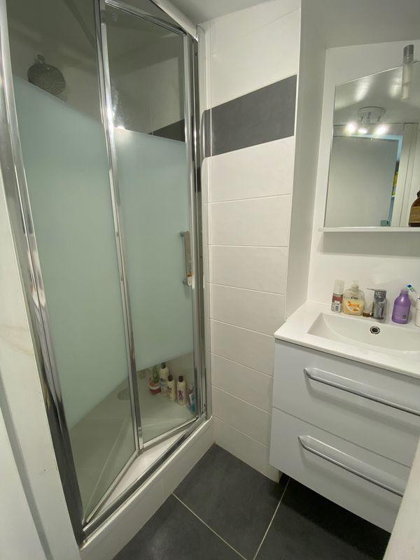 
                                                Location
                                                 Studio neuf, moderne et meublé - hypercentre