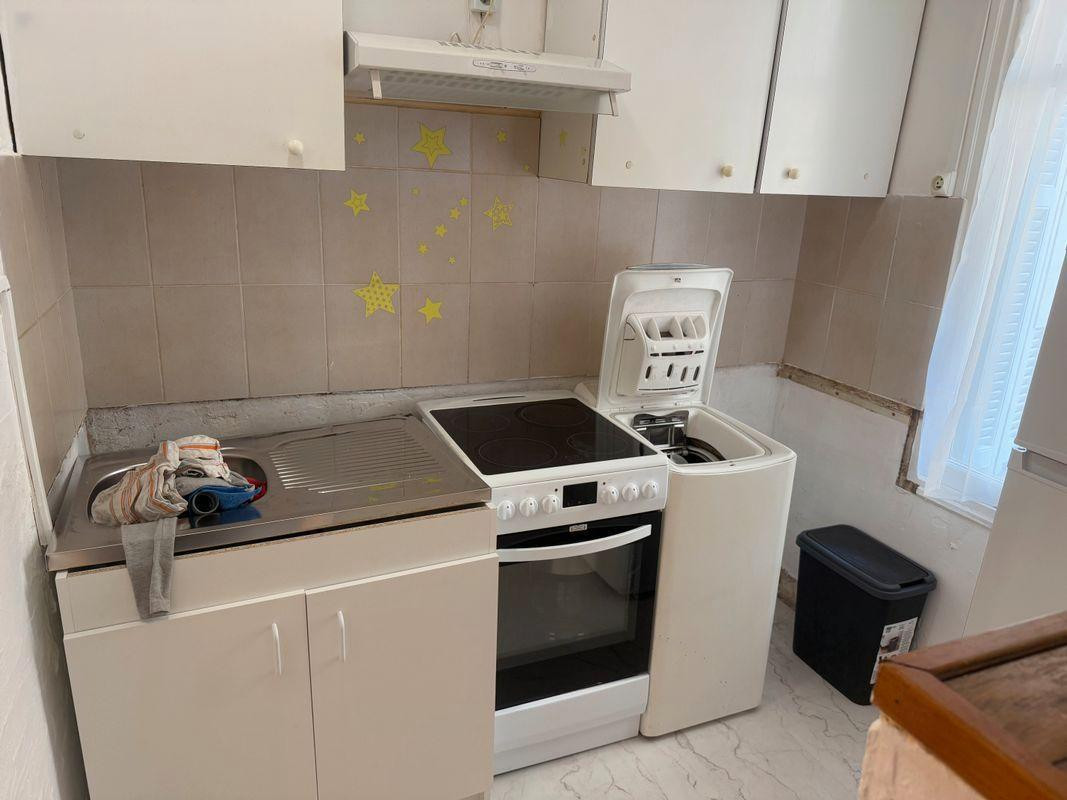 
                                                Location
                                                 Studio Nice
