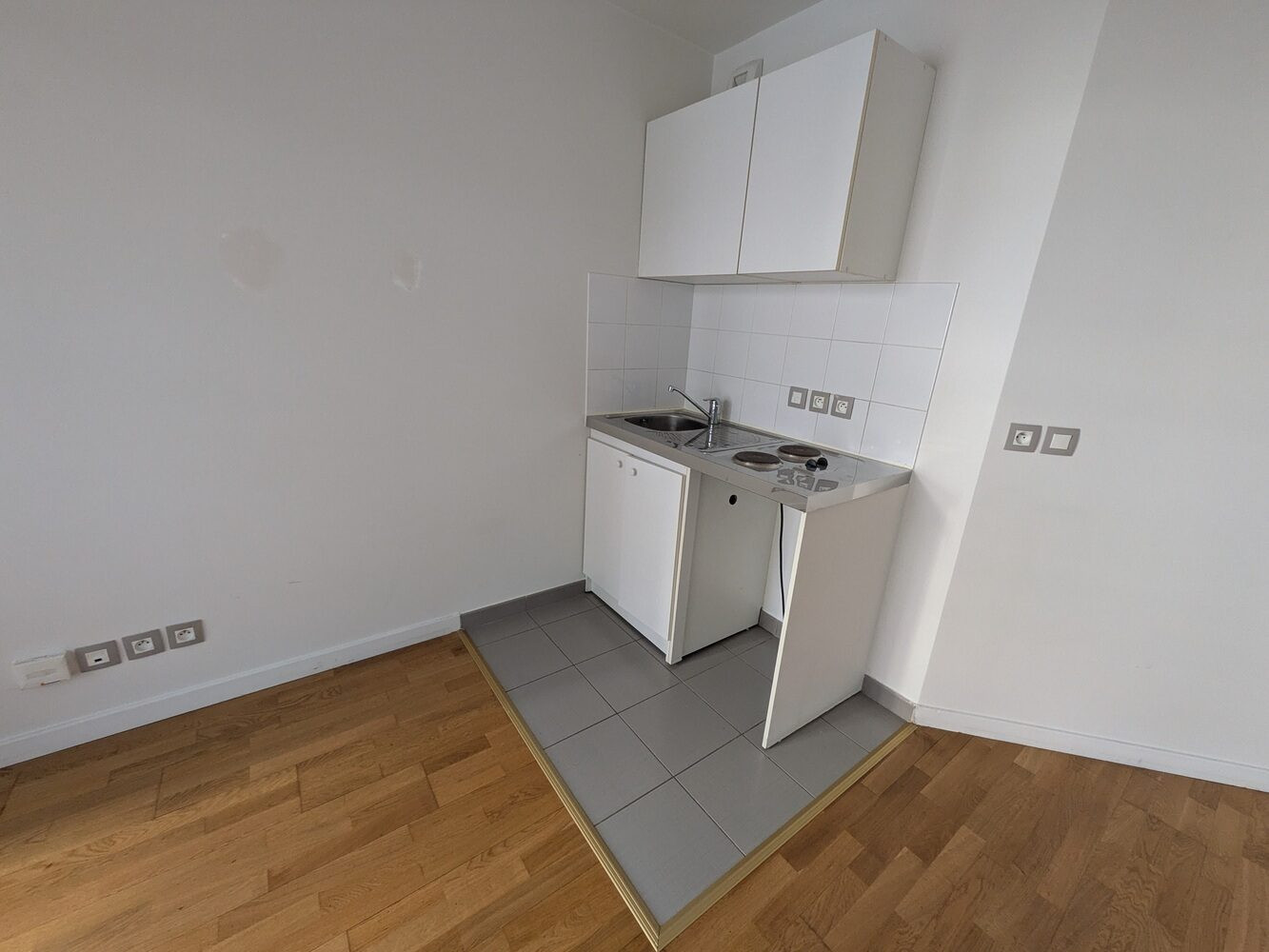 
                                                Location
                                                 Studio non meublé – La Garenne-Colombes