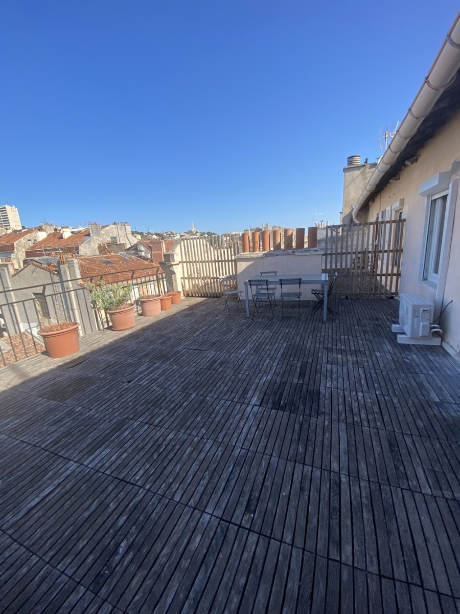
                                                Location
                                                 Studio Paradis