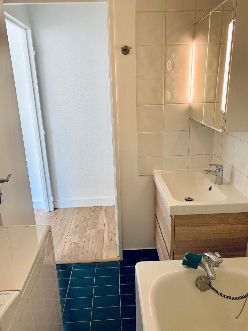 
                                                Location
                                                 Studio Paris 11ème Oberkampf