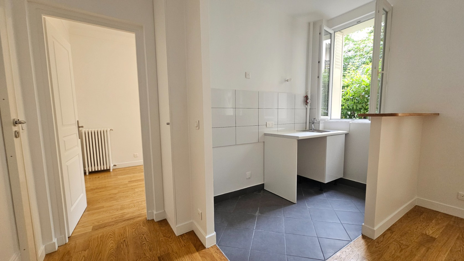 
                                                Vente
                                                 2 pièces - Paris 15ème