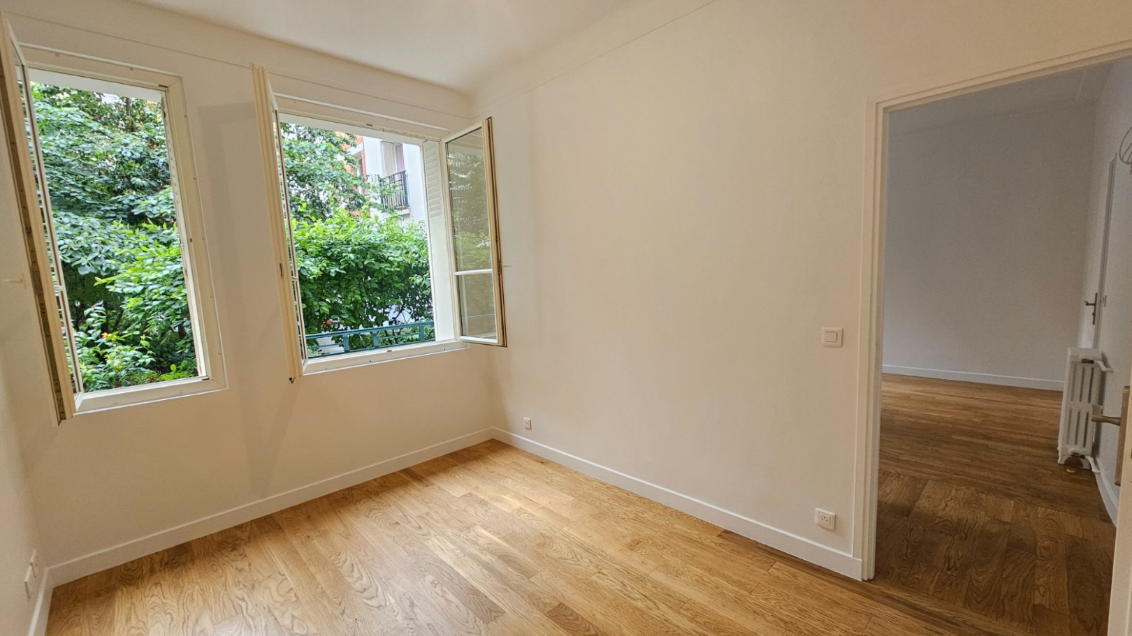 
                                                Vente
                                                 2 pièces - Paris 15ème