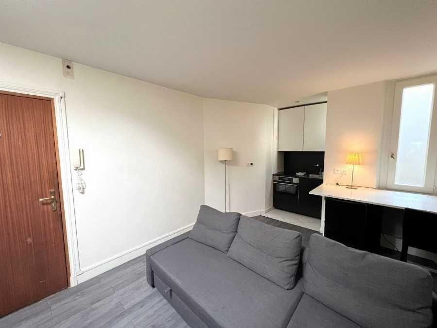 
                                                Location
                                                 Studio Paris 16ème