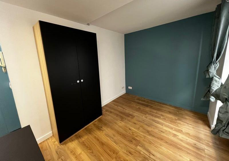 
                                                Location
                                                 Studio Paris 18è