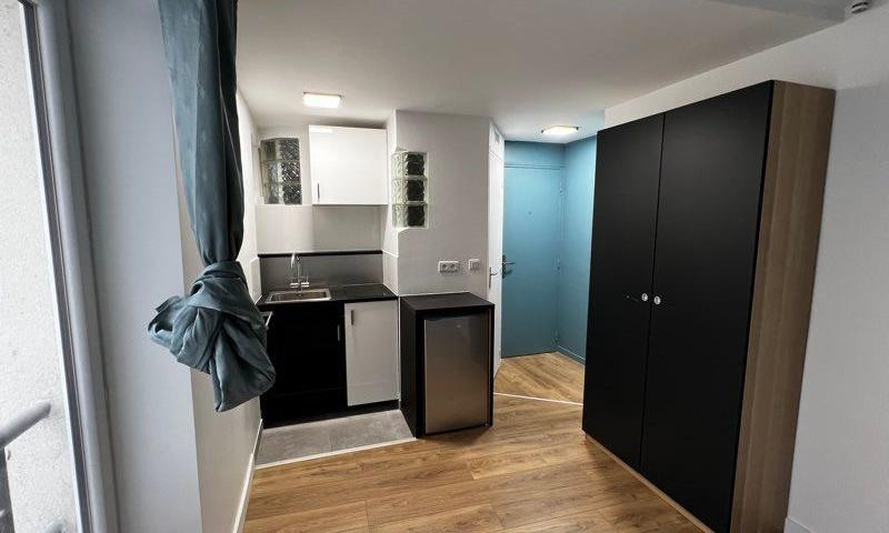 
                                                Location
                                                 Studio Paris 18è