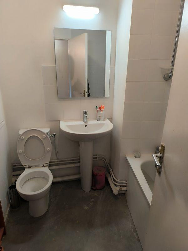 
                                                Location
                                                 Studio Paris 19