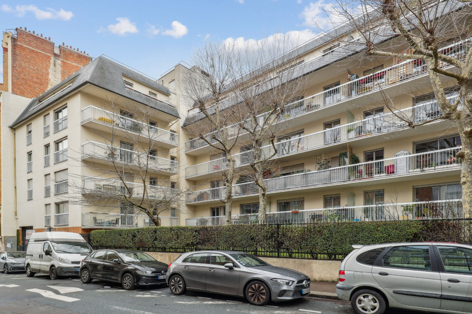 
                                                Vente
                                                 Studio- Paris 20e