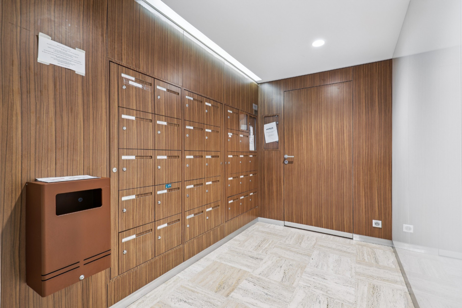 
                                                Vente
                                                 Studio- Paris 20e