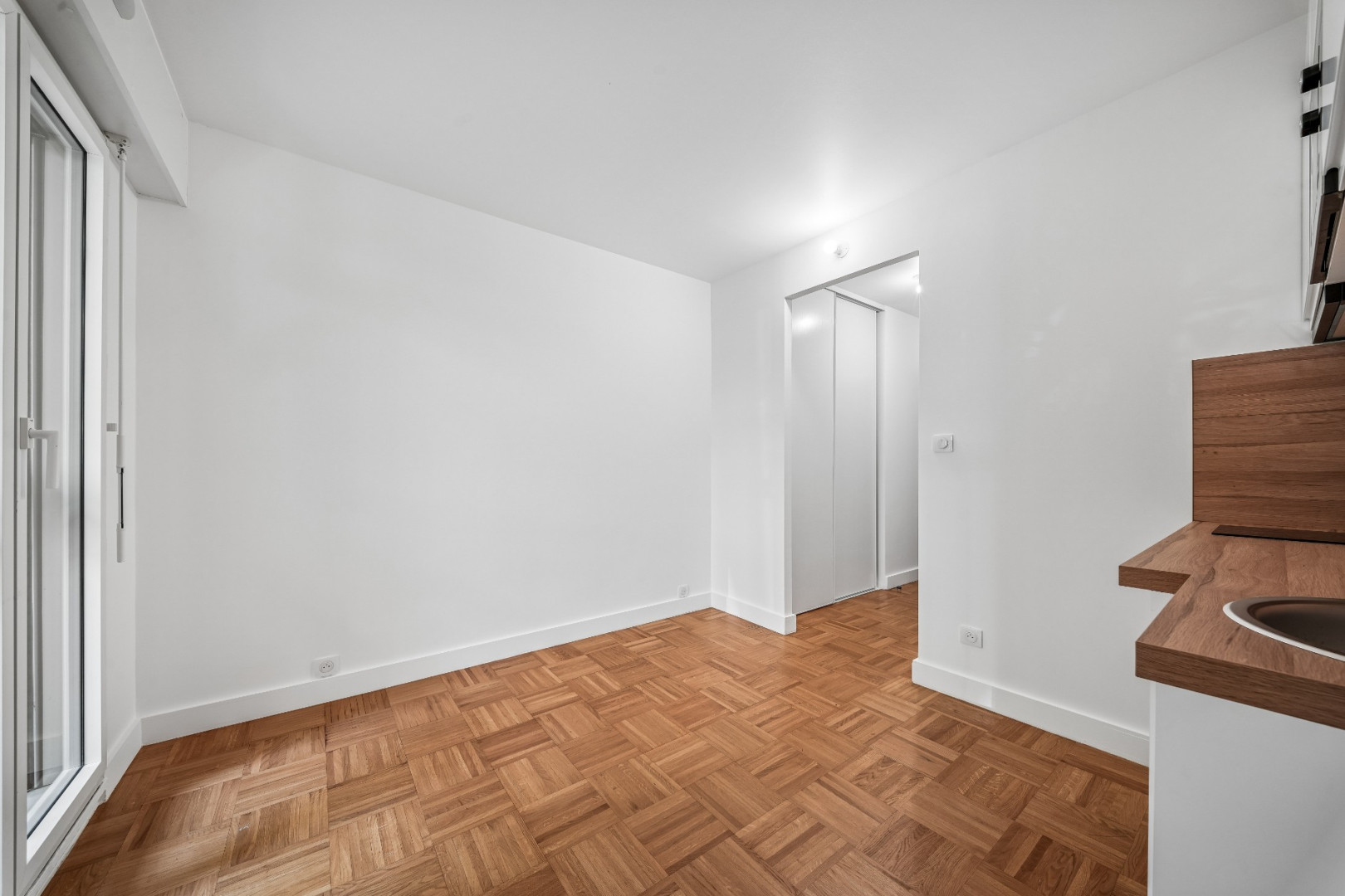 
                                                Vente
                                                 Studio- Paris 20e