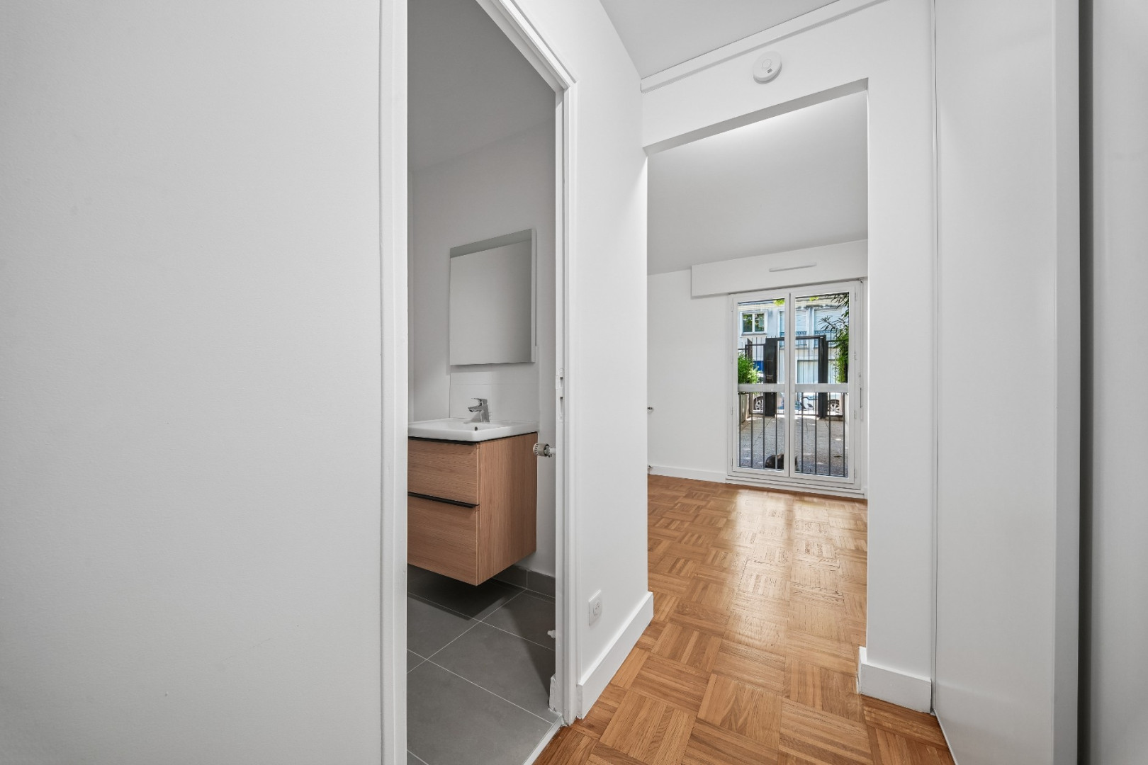 
                                                Vente
                                                 Studio- Paris 20e