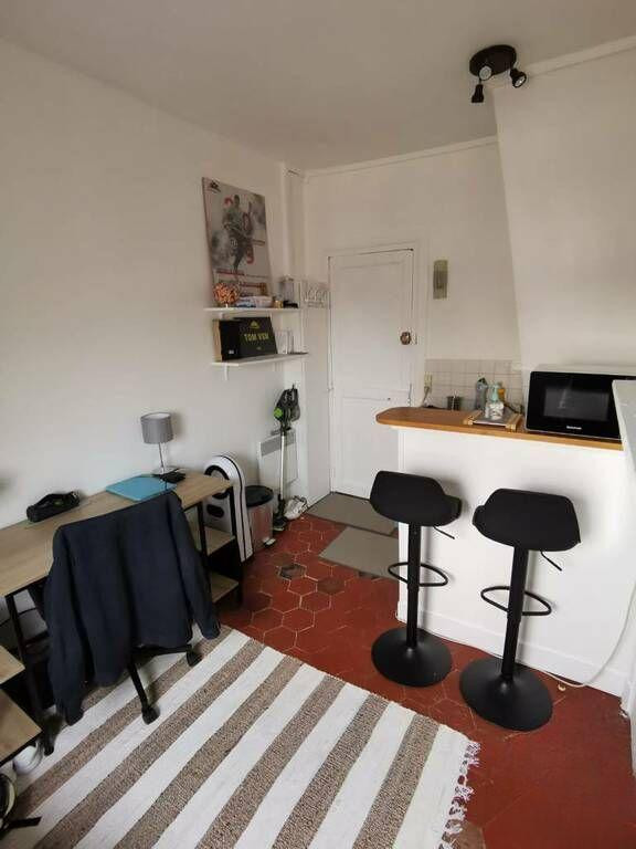 
                                                Location
                                                 Studio Paris 6