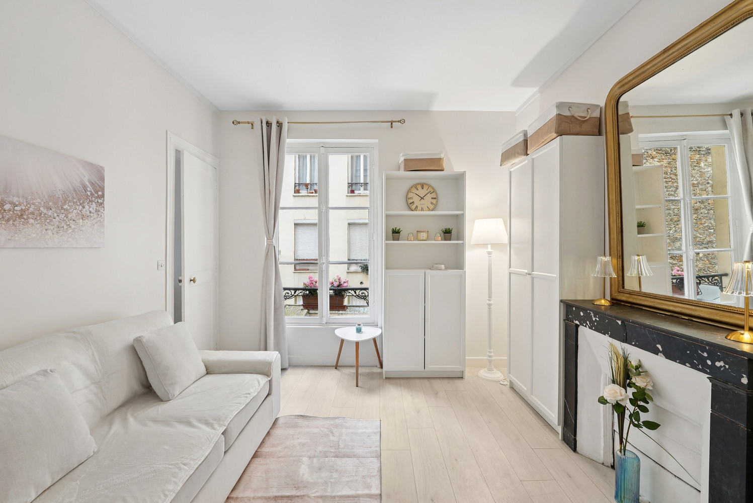 
                                                Location
                                                 Studio - Paris 7e  – Résidence secondaire