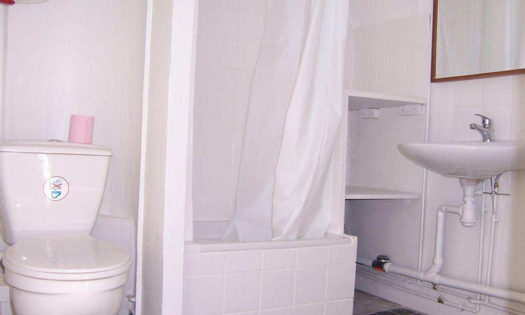 
                                                Location
                                                 Studio Paris 9è Place Saint Georges