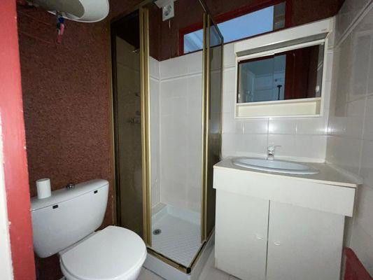 
                                                Location
                                                 Studio Paris Alesia