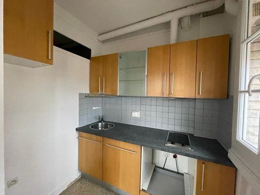 
                                                Location
                                                 Studio Paris Alesia