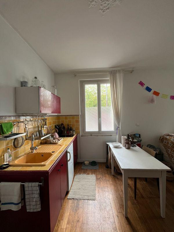 
                                                Location
                                                 Studio Paris Buttes-Chaumont