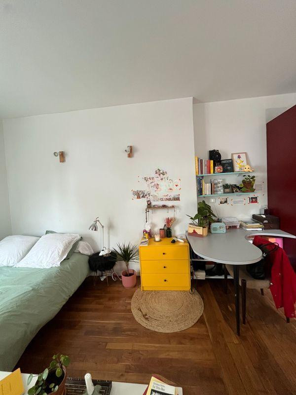 
                                                Location
                                                 Studio Paris Buttes-Chaumont