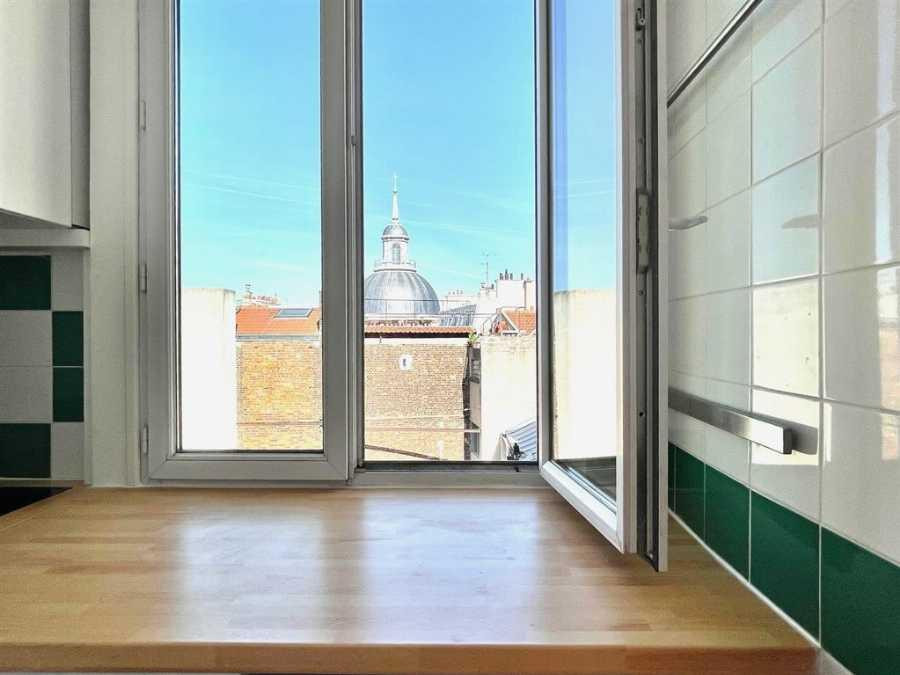 
                                                Location
                                                 Studio Paris Place de la Bastille
