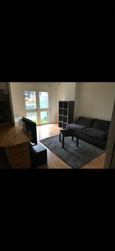 
                                                Location
                                                 Studio plein centre