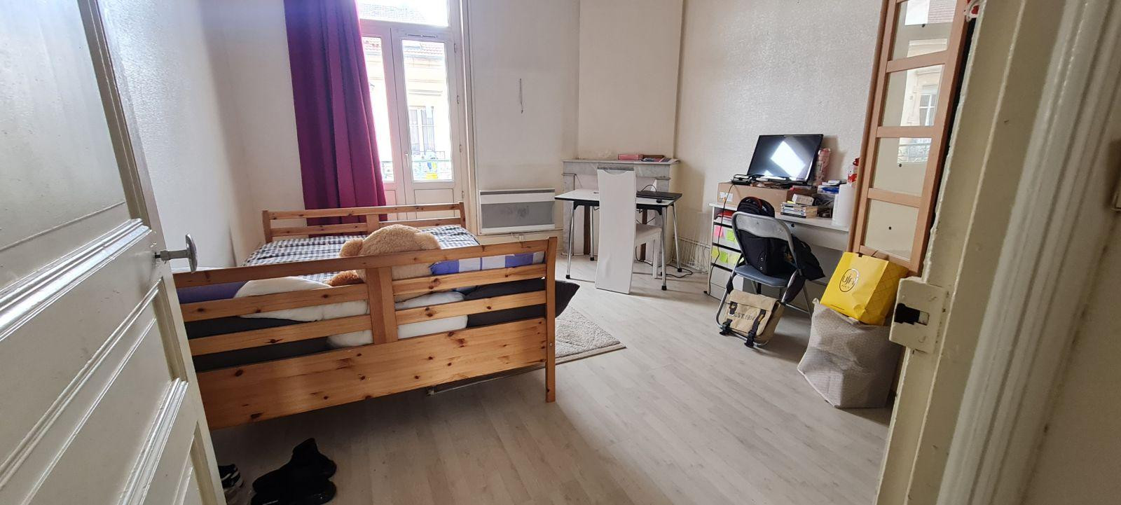 
                                                Location
                                                 Studio plein sud avec balcon