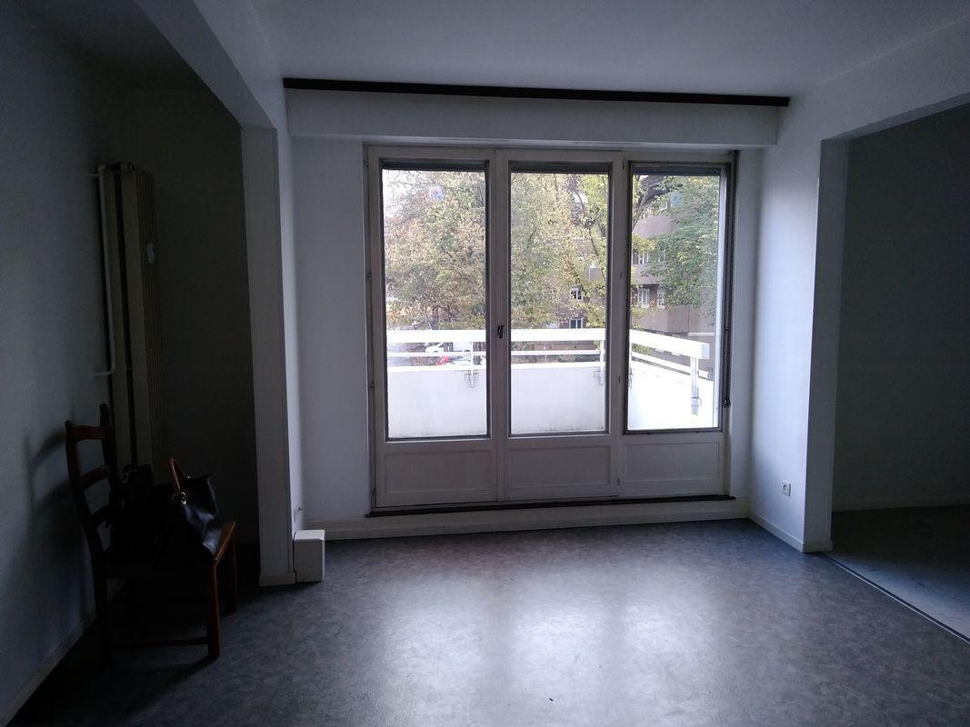 
                                                Location
                                                 Studio porte du miroir