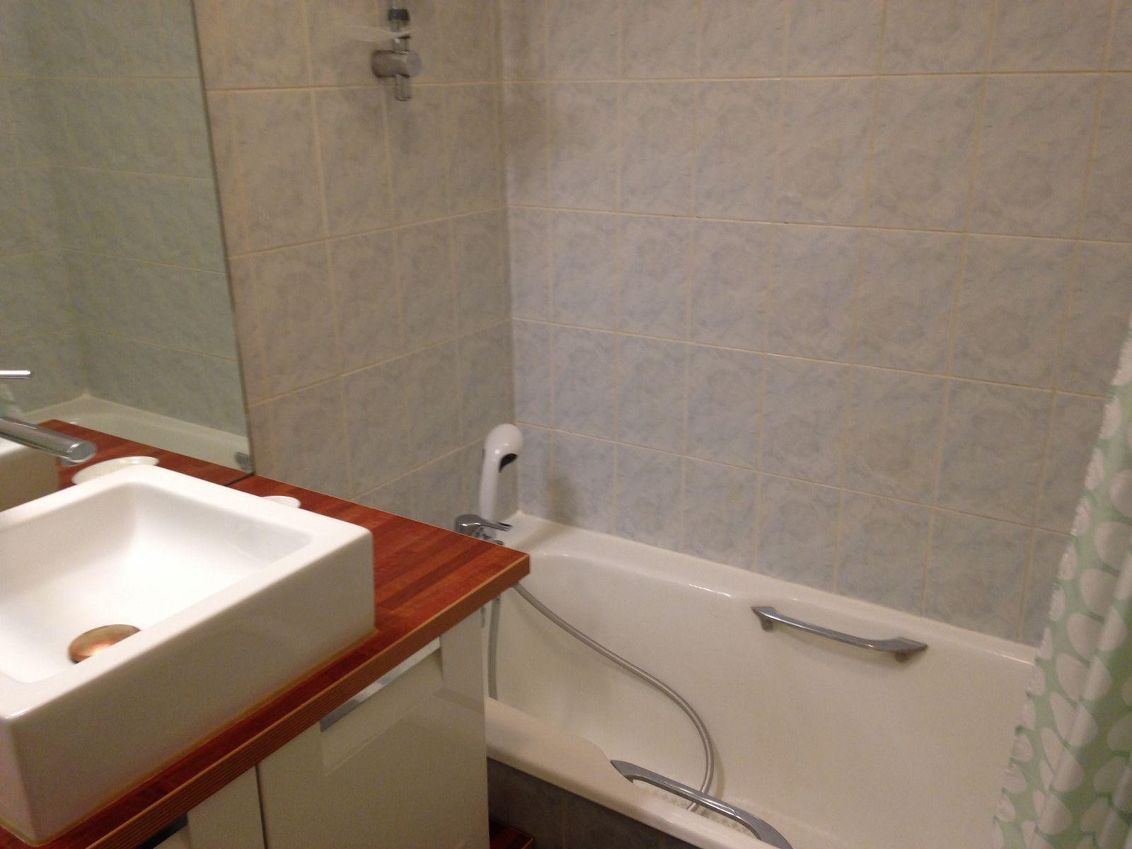 
                                                Location
                                                 Studio Porte Maillot