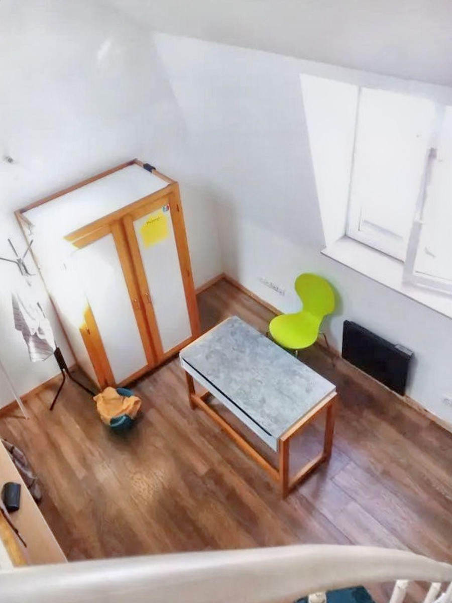 
                                                Location
                                                 Studio pour étudiant : équipement complet, fibre