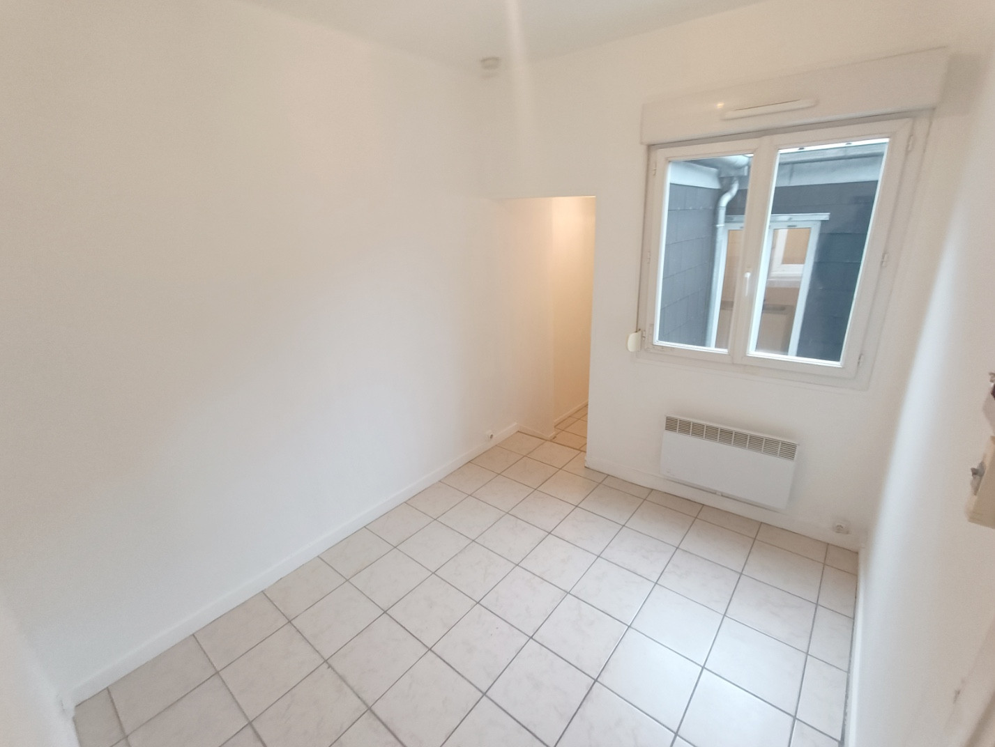 
                                                Location
                                                 Studio pratique – Gare à 2 pas