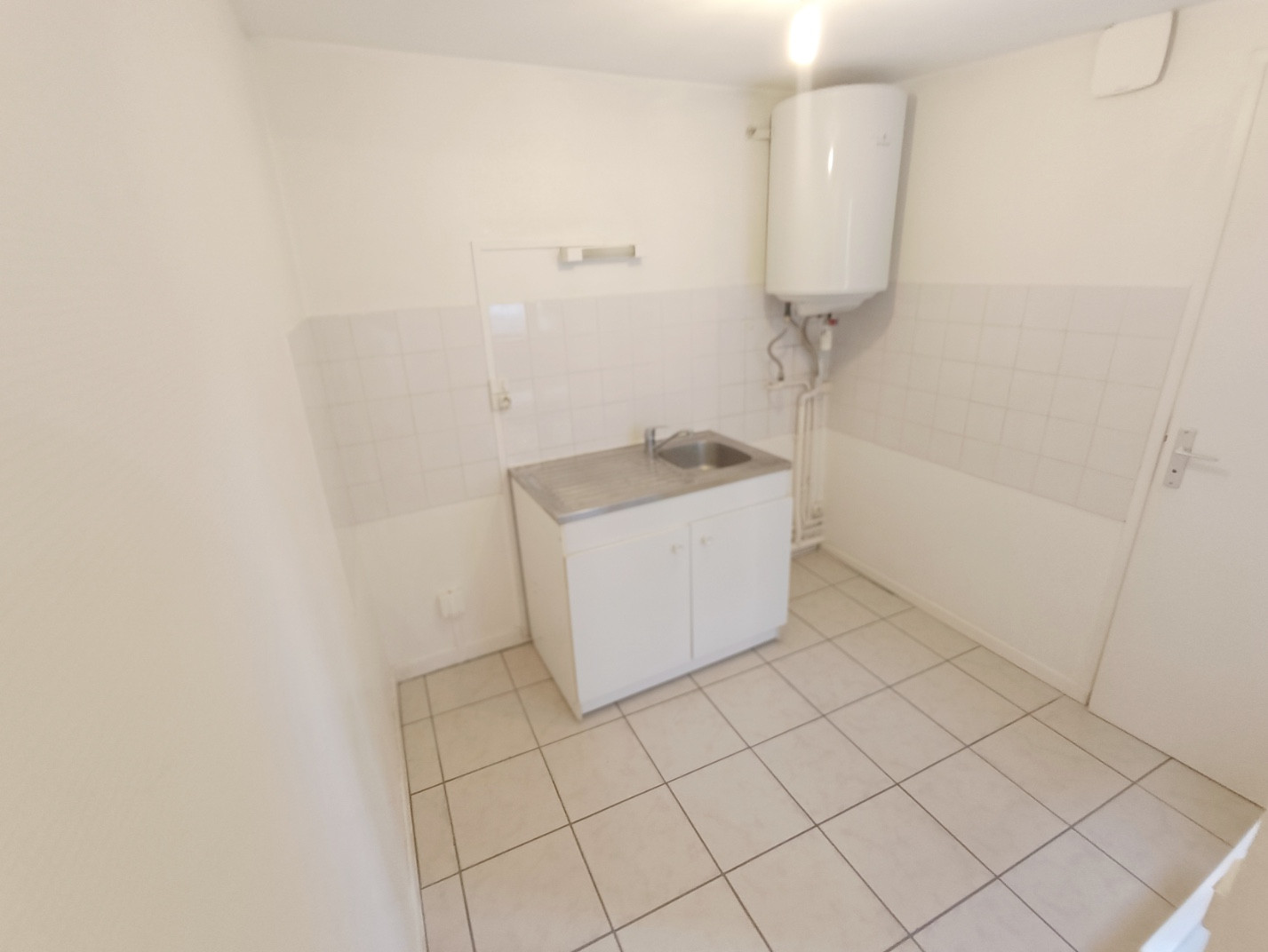 
                                                Location
                                                 Studio pratique – Gare à 2 pas