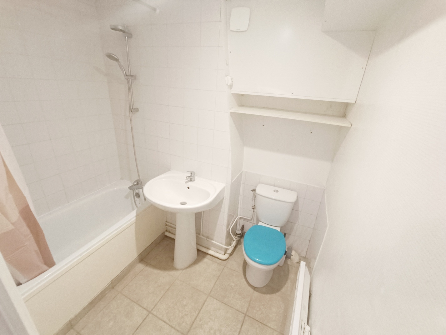 
                                                Location
                                                 Studio pratique – Gare à 2 pas
