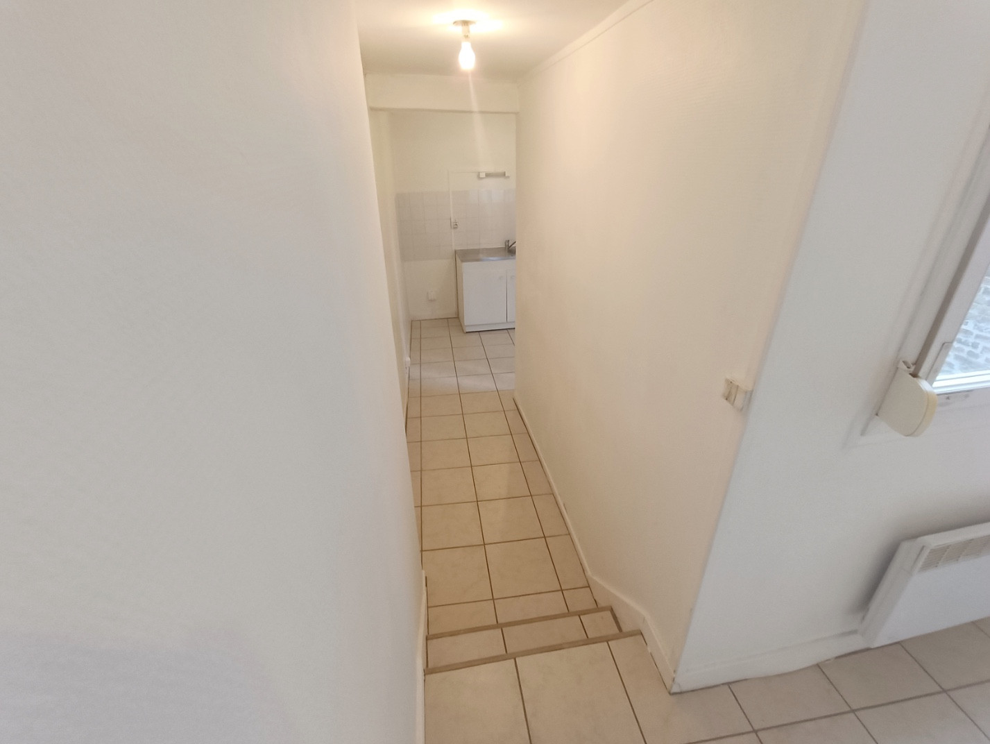 
                                                Location
                                                 Studio pratique – Gare à 2 pas