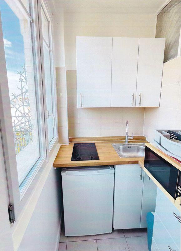 
                                                Location
                                                 Studio pres de la gare de clamart