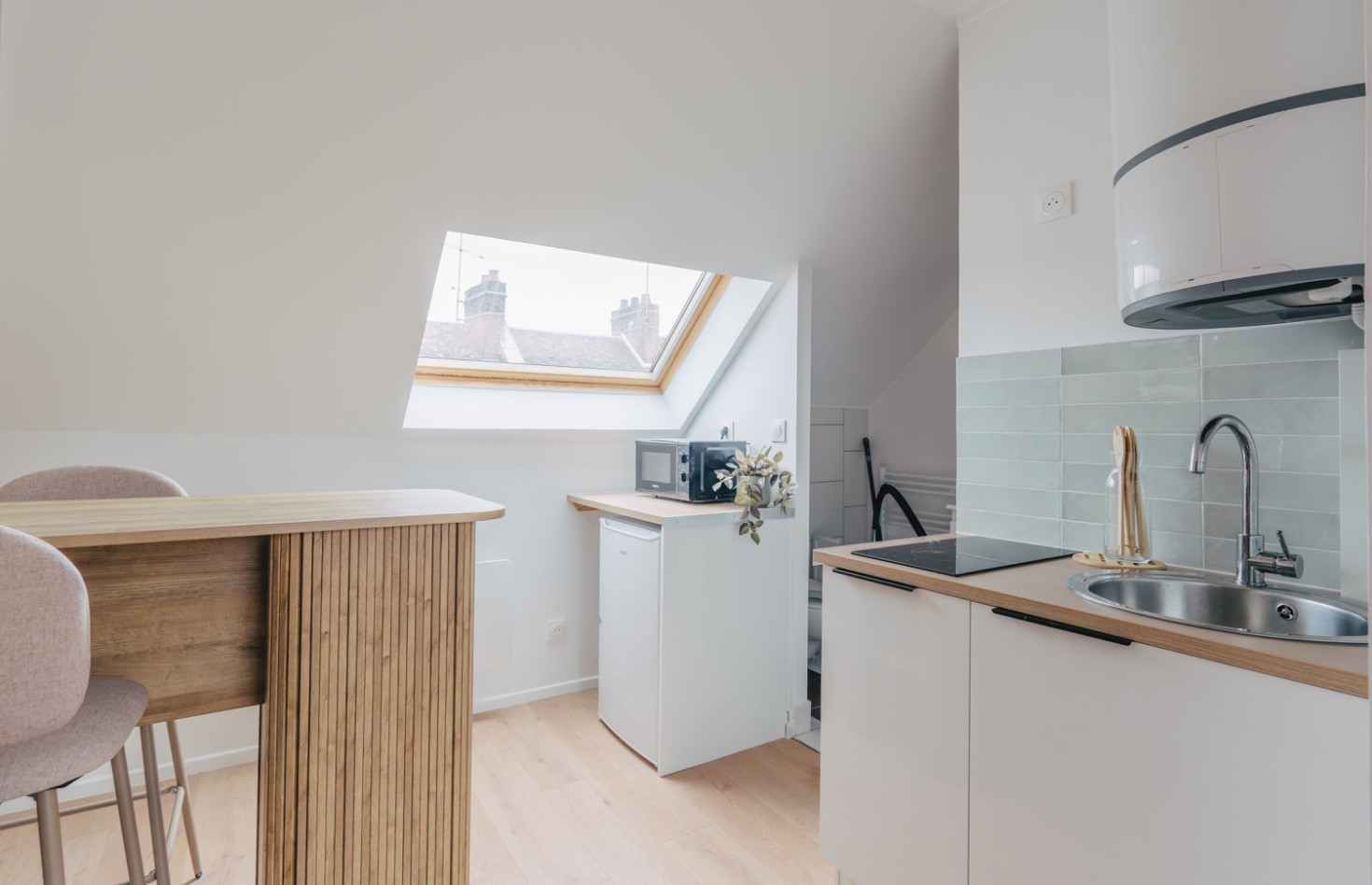 
                                                Location
                                                 Studio prêt à vivre