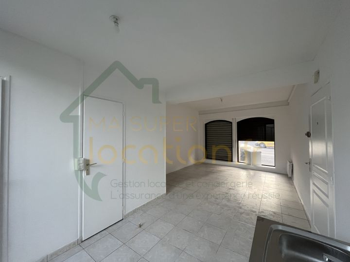 
                                                Location
                                                 Studio proche de la gare de SAINT-QUENTIN