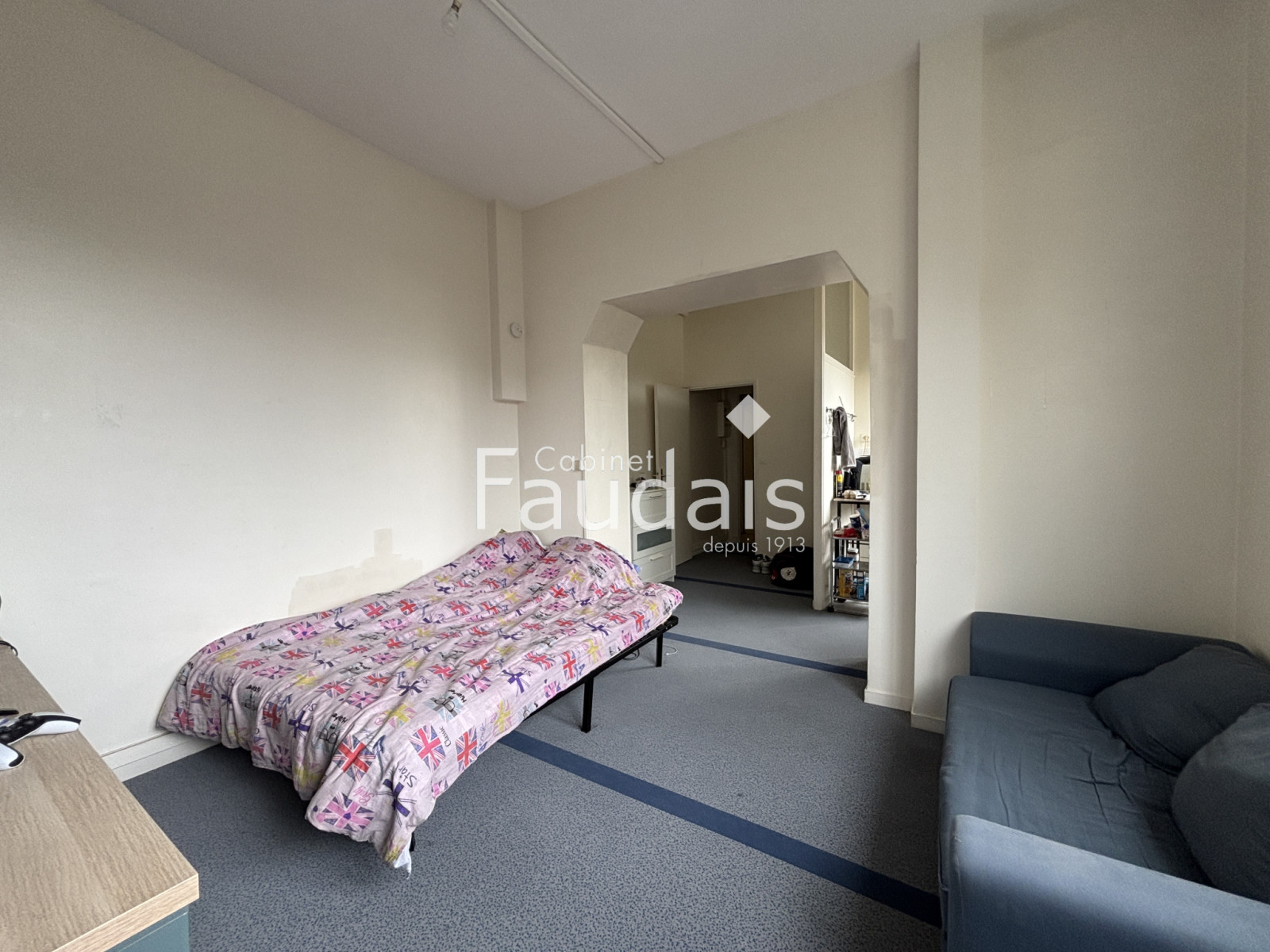 
                                                Vente
                                                 STUDIO proche gare SAINT LO 