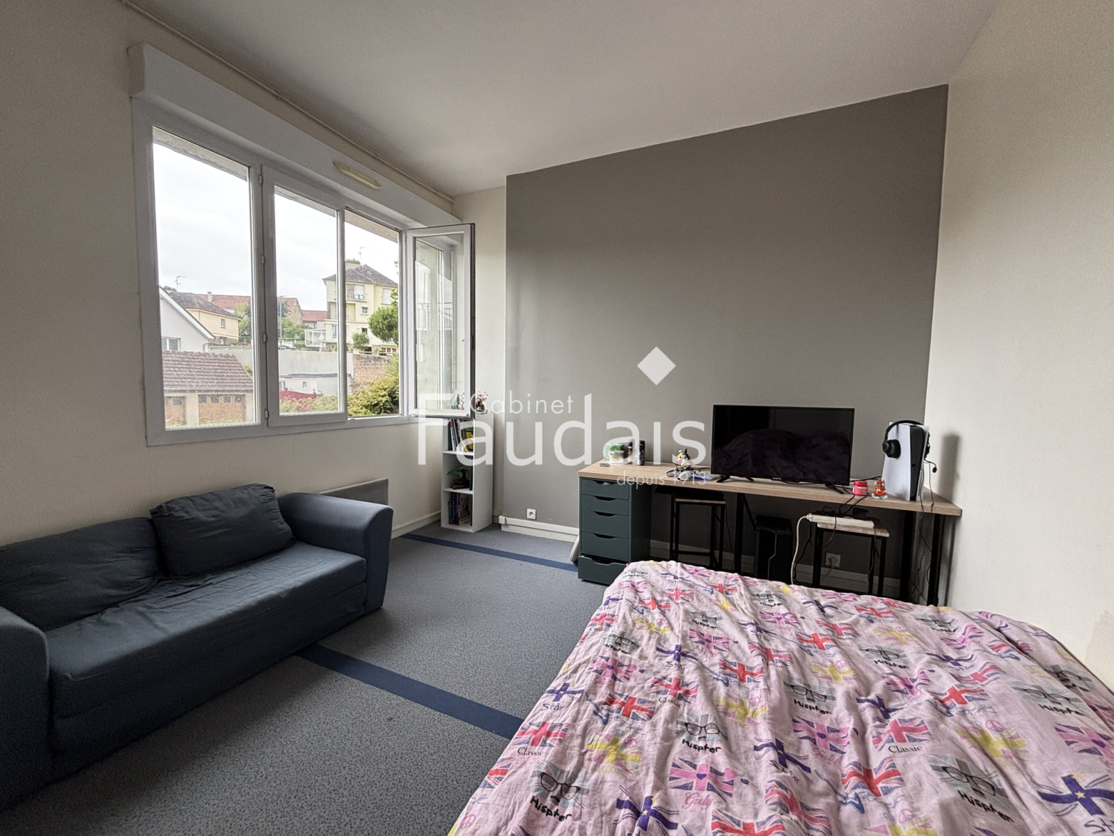 
                                                Vente
                                                 STUDIO proche gare SAINT LO 