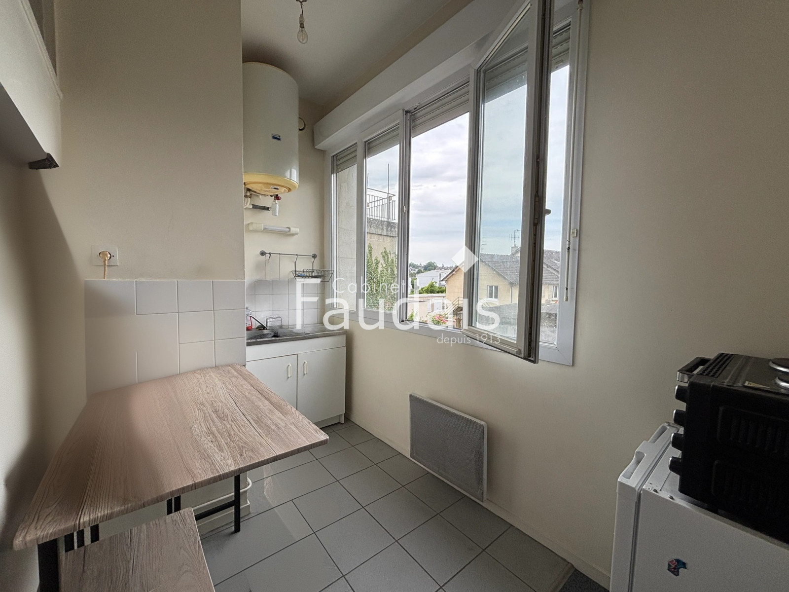
                                                Vente
                                                 STUDIO proche gare SAINT LO 