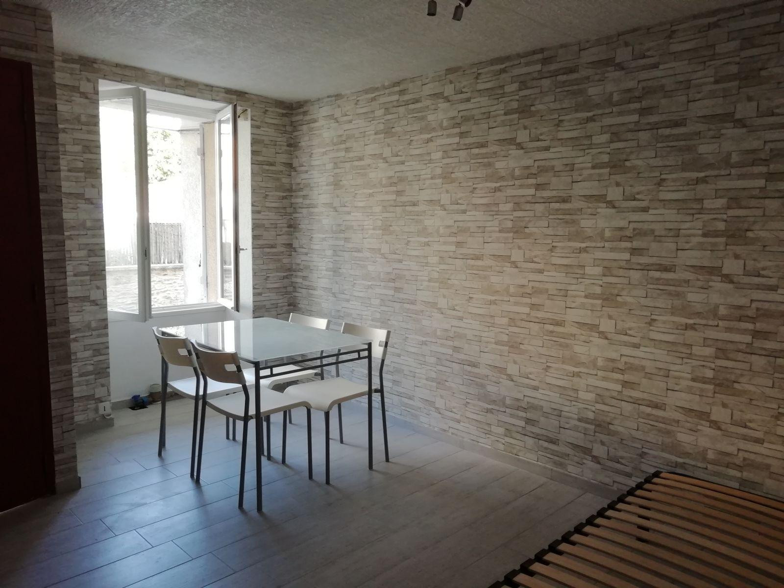 
                                                Location
                                                 Studio proche Pirmil et commodités