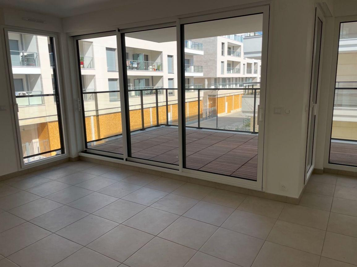 
                                                Location
                                                 Studio proche RER A dans quartier agréable