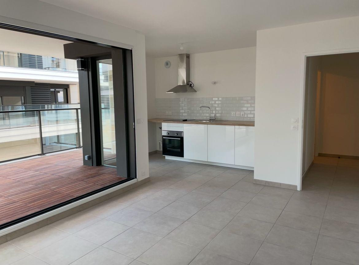 
                                                Location
                                                 Studio proche RER A dans quartier agréable